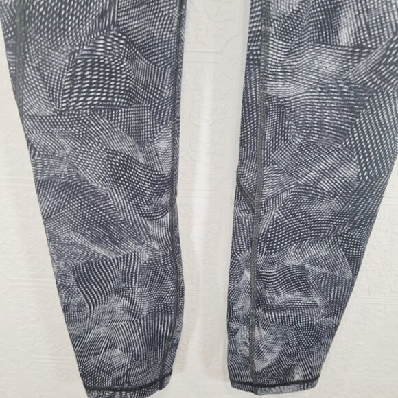 Lululemon Time to Sweat tights - Picture 6 of 10